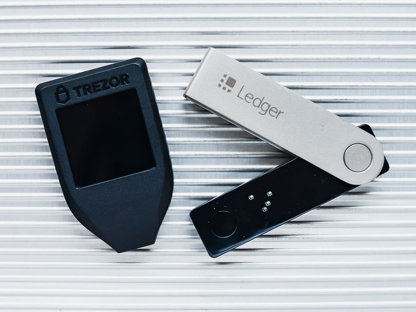hardware wallet DeFi security